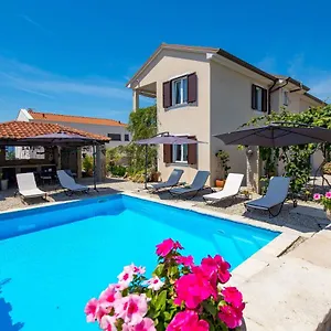 Appartement Bugenvila