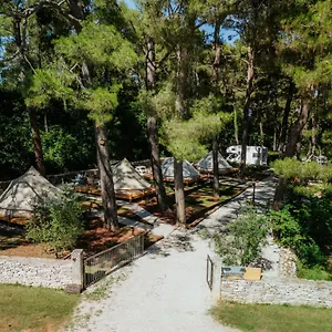 Gasthuis Camp 'dvor' Bell Tent